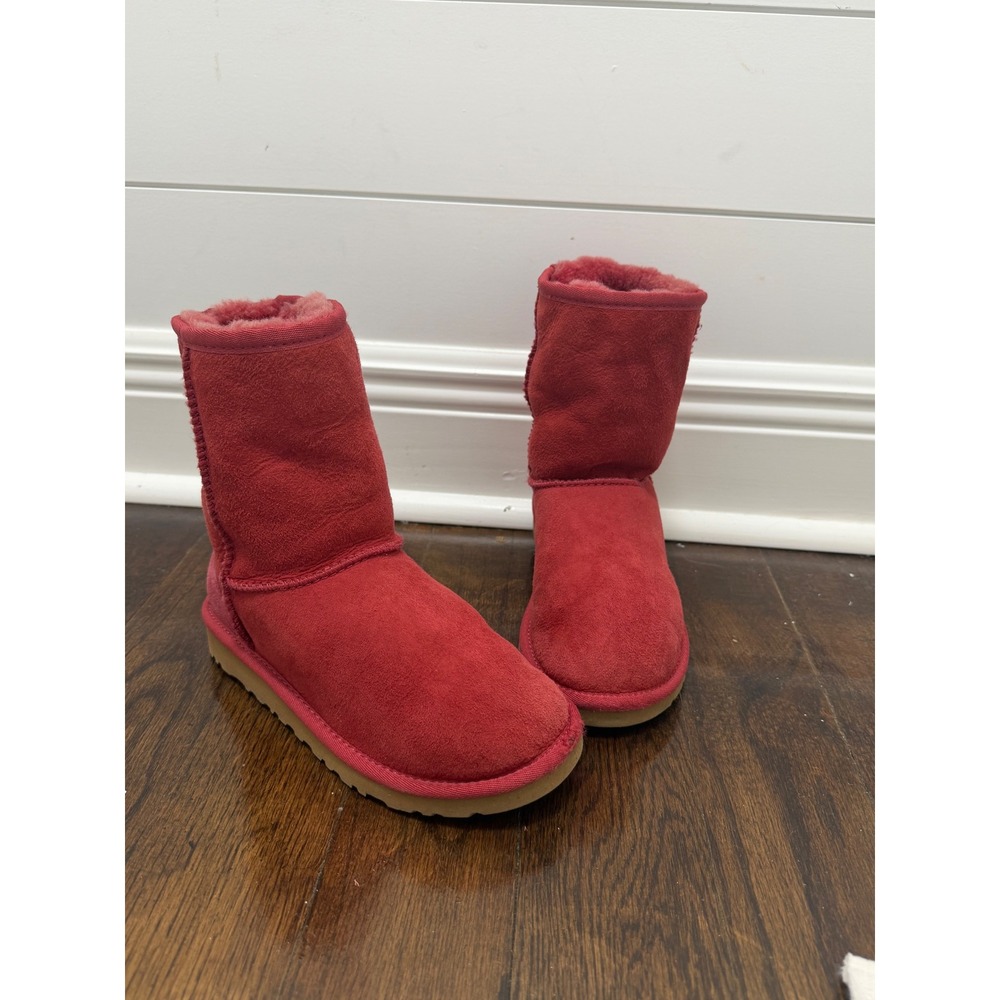 UGG Australia Girls Classic Short Red Suede Sheepskin Boots Size 3